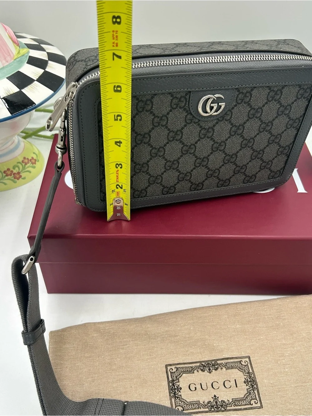 Men's Gucci GG  Supreme shoulder Bag crafted in gray and black canvas made Italy